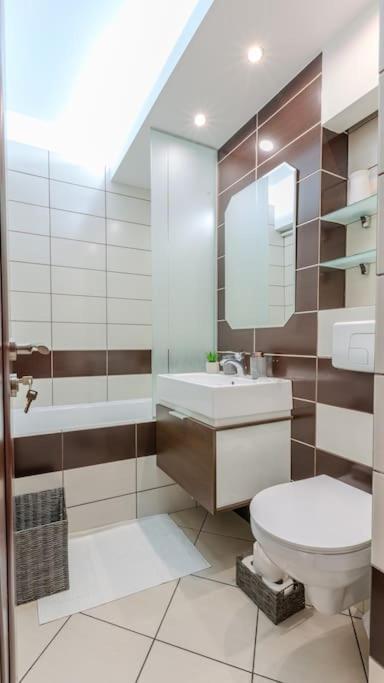 Studio Kronstadt - Gara บราชอฟ ภายนอก รูปภาพ